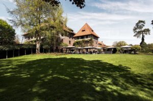 tuin en terras La Butte aux Bois Lanaken Limburg – groene setting voor BloomDay studenten event